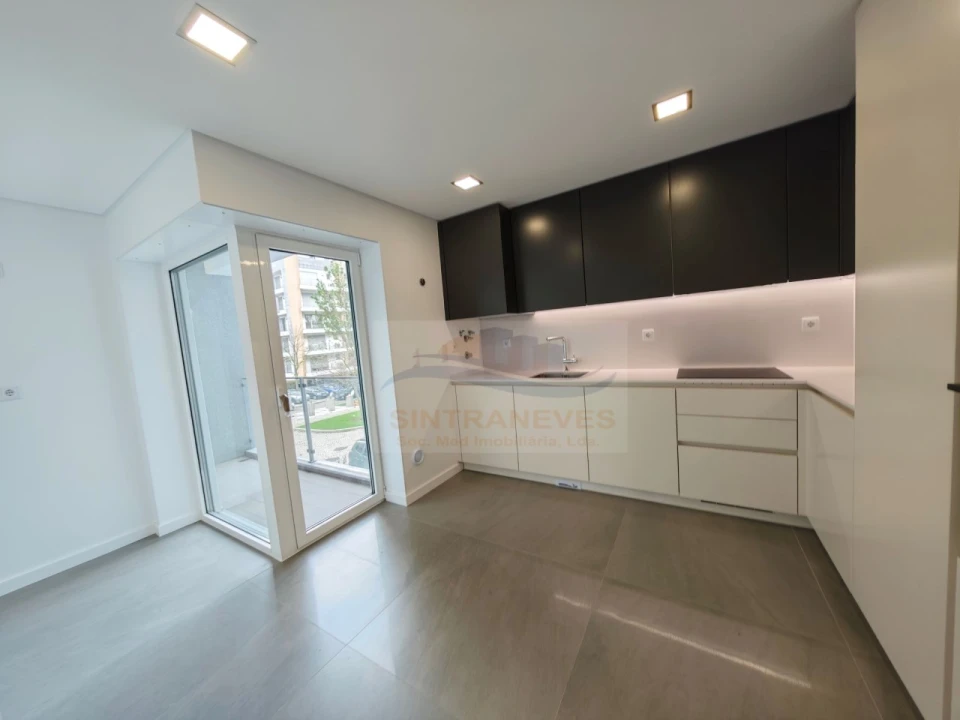 Apartamento T2 para Venda em Carcavelos e Parede Foto 12