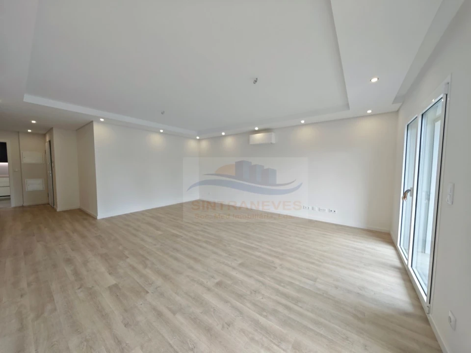 Apartamento T2 para Venda em Carcavelos e Parede Foto 14