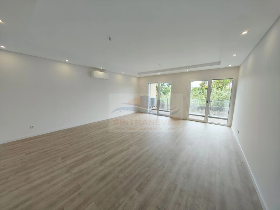 Apartamento T2 para Venda em Carcavelos e Parede Foto 16