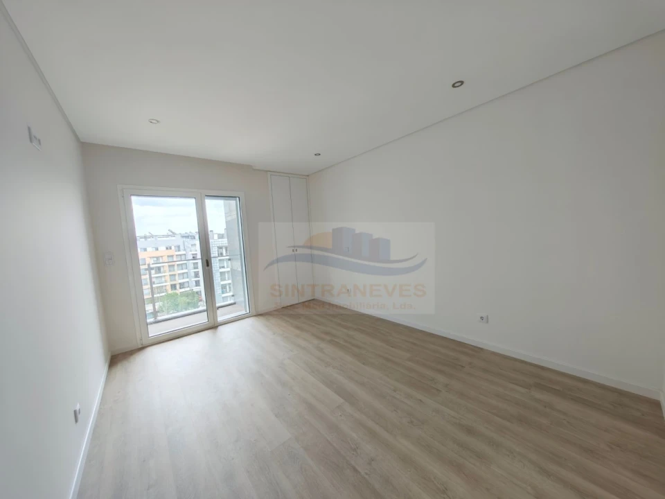Apartamento T2 para Venda em Carcavelos e Parede Foto 18