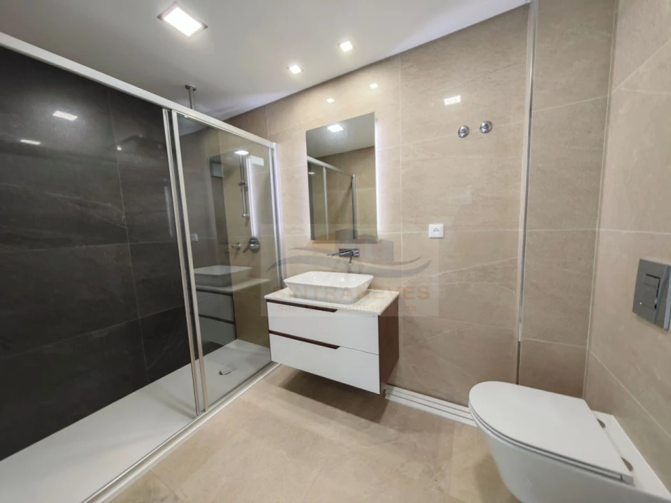 Apartamento T2 para Venda em Carcavelos e Parede Foto 29