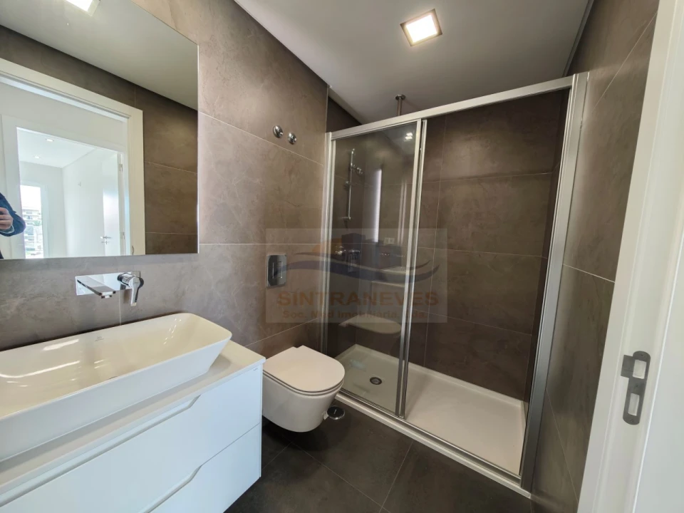Apartamento T2 para Venda em Carcavelos e Parede Foto 33