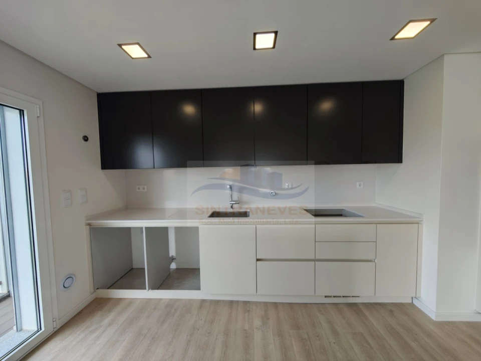 Apartamento T2 para Venda em Carcavelos e Parede Foto 35