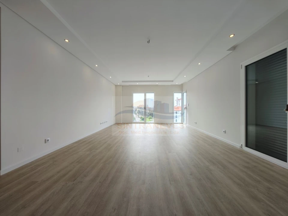 Apartamento T2 para Venda em Carcavelos e Parede Foto 36