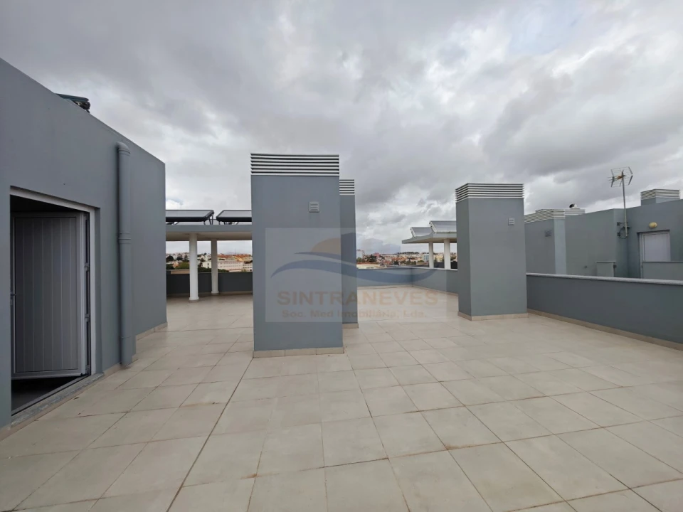 Apartamento T2 para Venda em Carcavelos e Parede Foto 37