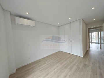 Apartamento T2 para Venda em Carcavelos e Parede