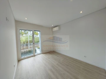 Apartamento T2 para Venda em Carcavelos e Parede