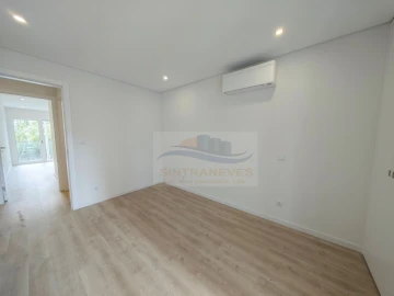Apartamento T2 para Venda em Carcavelos e Parede
