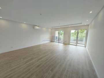 Apartamento T2 para Venda em Carcavelos e Parede