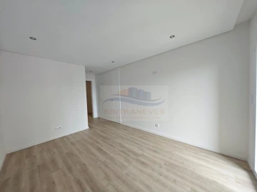 Apartamento T2 para Venda em Carcavelos e Parede