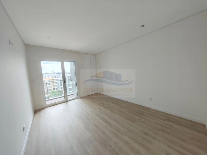 Apartamento T2 para Venda em Carcavelos e Parede Foto 18