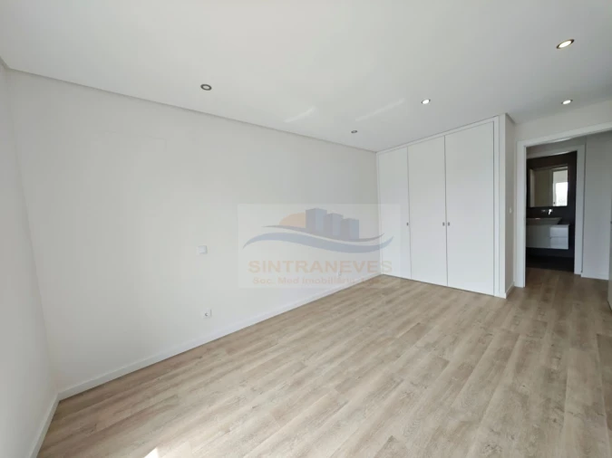 Apartamento T2 para Venda em Carcavelos e Parede Foto 31