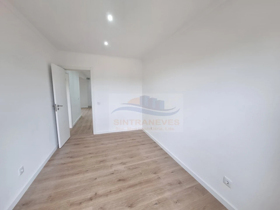 Apartamento T2 para Venda em Mina de Água Foto 2