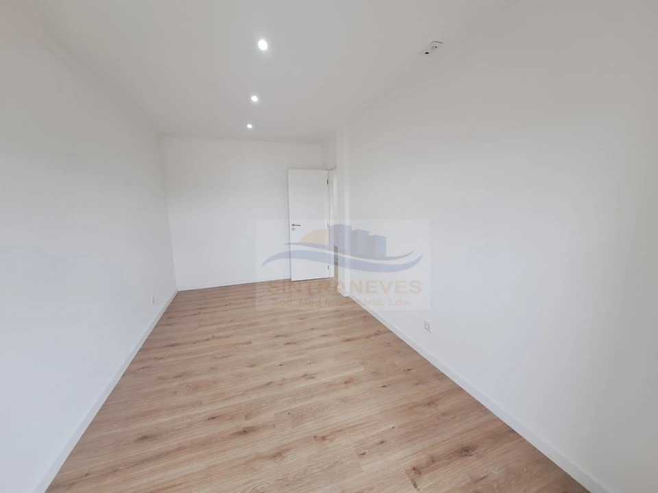 Apartamento T2 para Venda em Mina de Água Foto 4