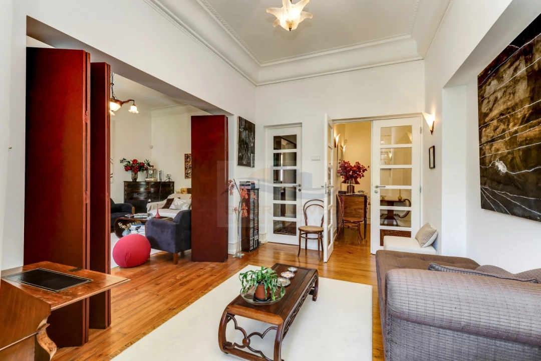 Apartamento T6 para Venda em Areeiro Foto 3