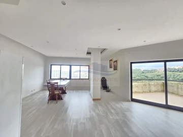 Apartamento T4 para Venda em Marvila, Ribeira Santarém, São Salvador, São Nicolau