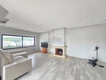 Apartamento T4 para Venda em Marvila, Ribeira Santarém, São Salvador, São Nicolau