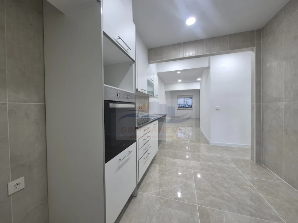 Apartamento T2 para Venda em Almada, Cova da Piedade, Pragal e Cacilhas Foto 8