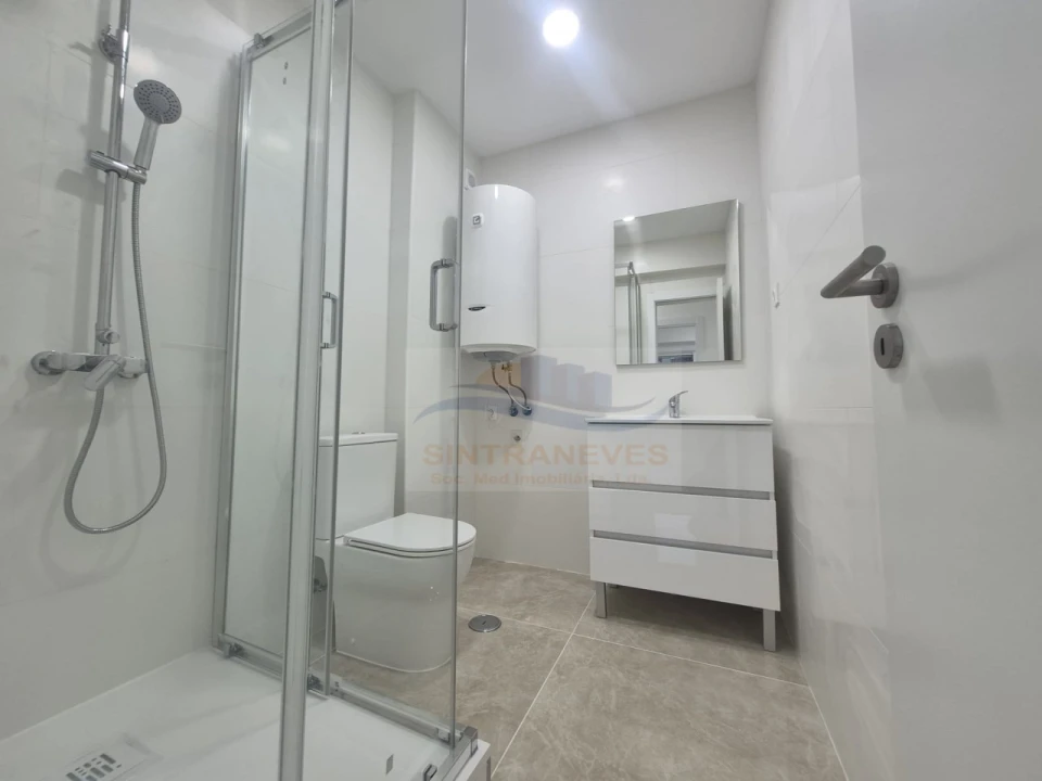 Apartamento T2 para Venda em Almada, Cova da Piedade, Pragal e Cacilhas Foto 9