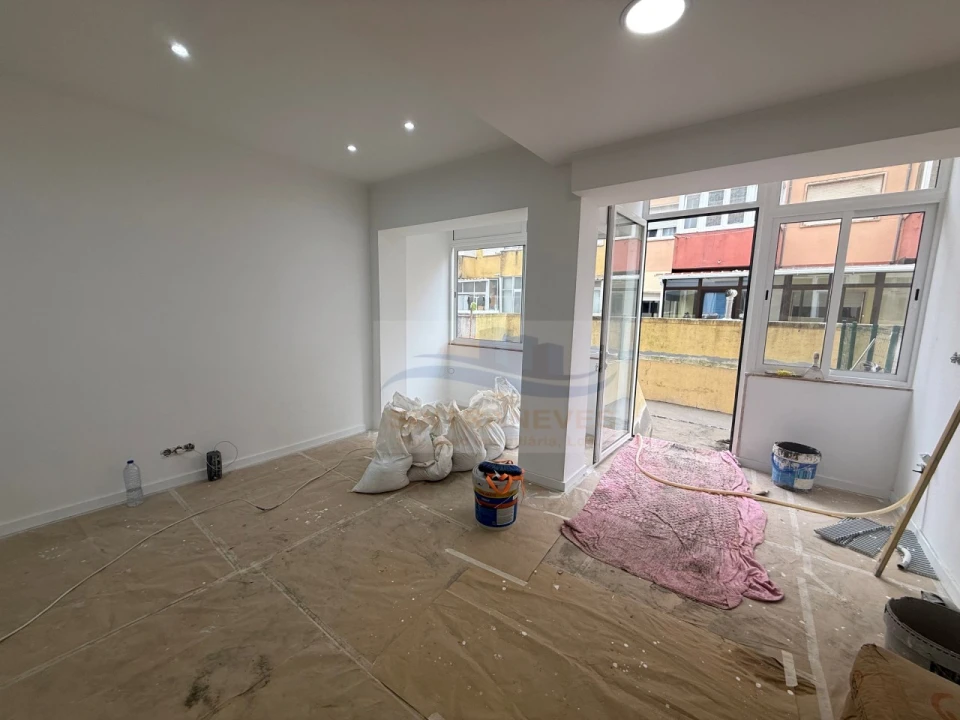 Apartamento T3 para Venda em Queluz e Belas Foto 11