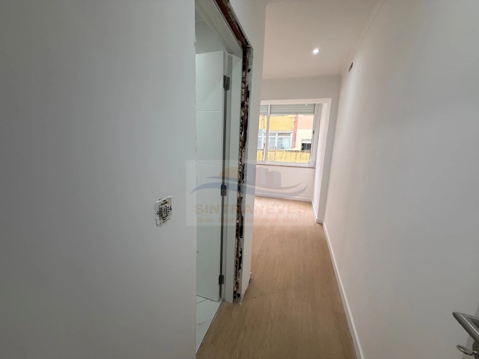 Apartamento T3 para Venda em Queluz e Belas Foto 14