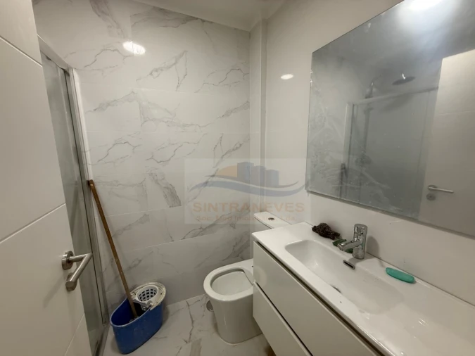 Apartamento T3 para Venda em Queluz e Belas Foto 1