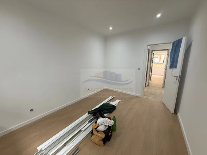 Apartamento T3 para Venda em Queluz e Belas Foto 2