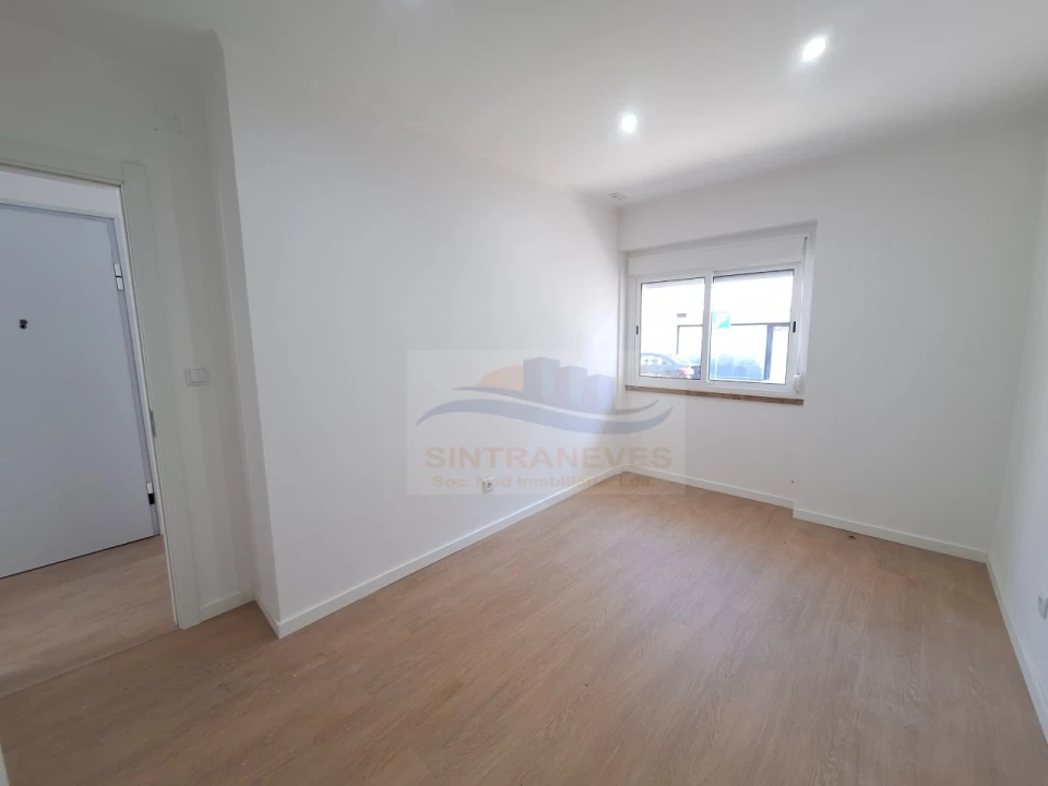 Apartamento T2 para Venda em Venteira Foto 8