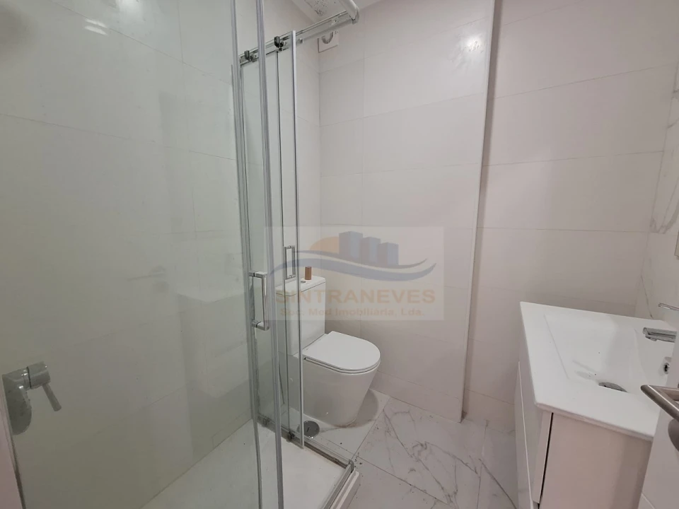 Apartamento T2 para Venda em Venteira Foto 10