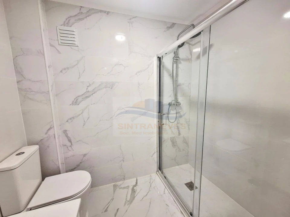 Apartamento T2 para Venda em Venteira Foto 11