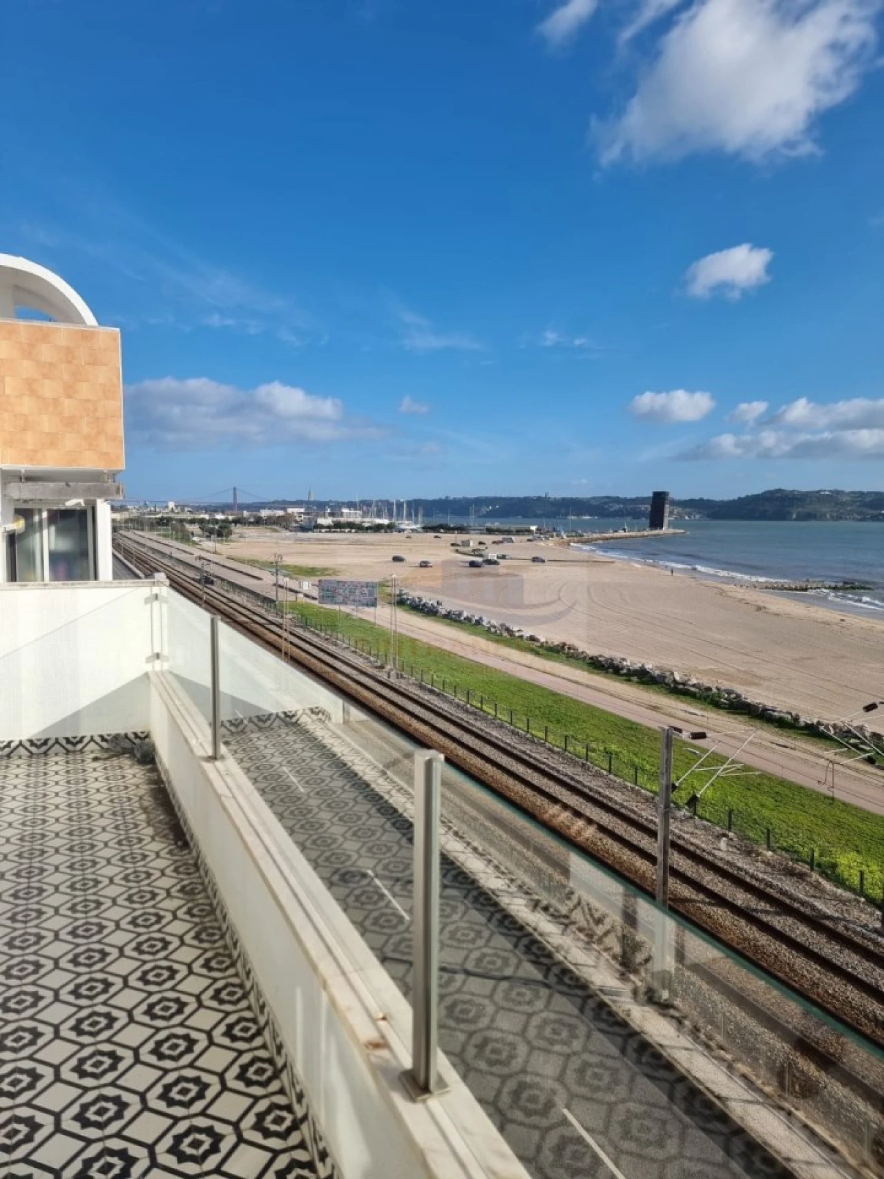 Apartamento T6 para Venda em Algés, Linda-A-Velha e Cruz Quebrada-Dafundo Foto 14