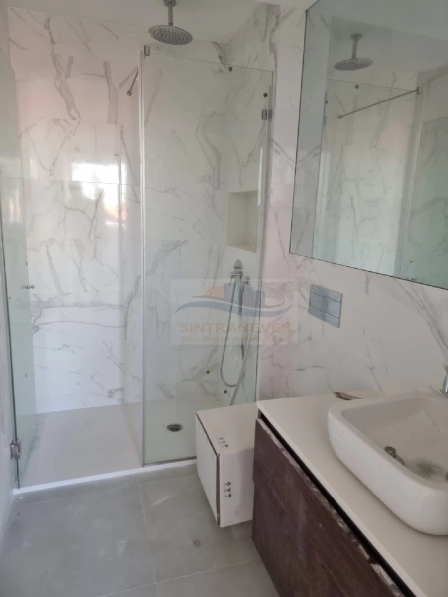 Apartamento T6 para Venda em Algés, Linda-A-Velha e Cruz Quebrada-Dafundo Foto 9