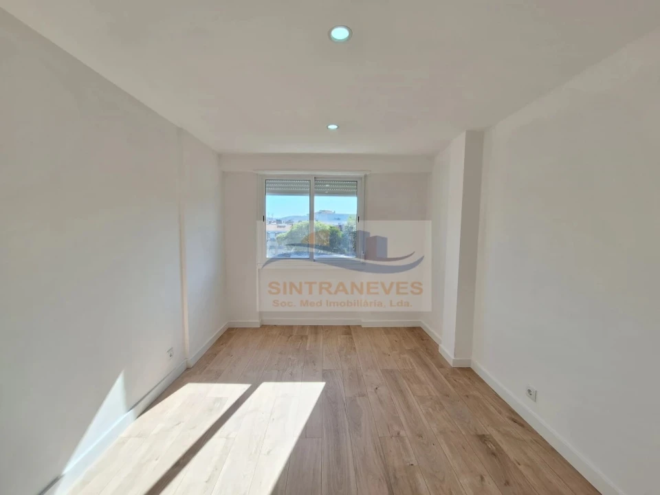 Apartamento T2 para Venda em Venteira Foto 2