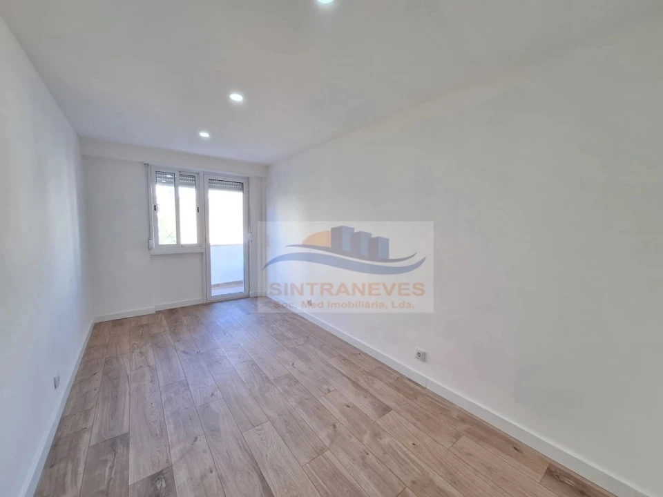 Apartamento T2 para Venda em Venteira Foto 6