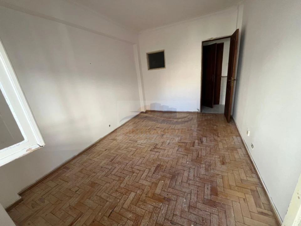 Apartamento T2 para Venda em Agualva e Mira-Sintra Foto 8