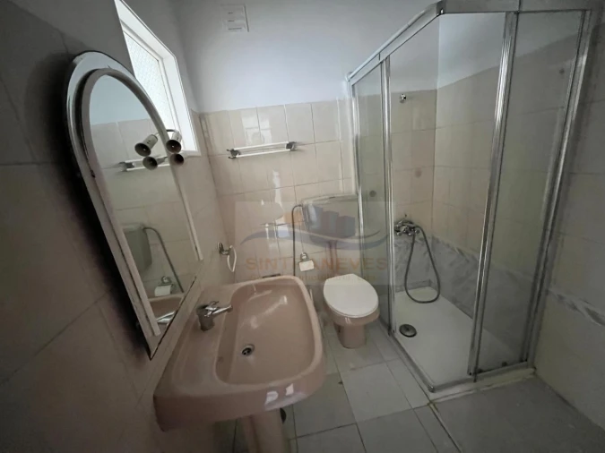 Apartamento T2 para Venda em Agualva e Mira-Sintra Foto 7