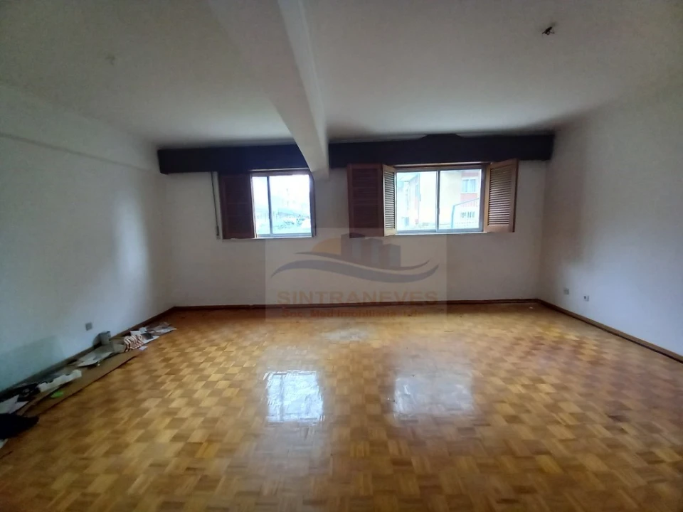 Apartamento T4 para Venda em Póvoa de Santa Iria e Forte da Casa Foto 1