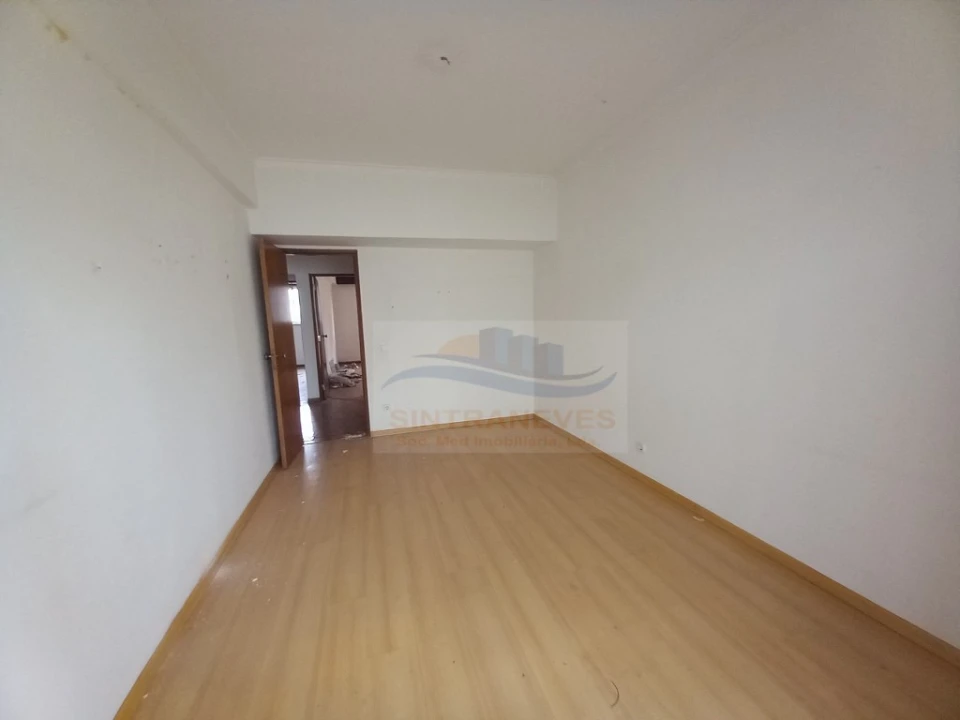 Apartamento T4 para Venda em Póvoa de Santa Iria e Forte da Casa Foto 16