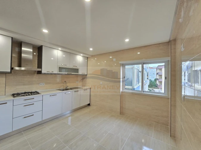 Apartamento T3 para Venda em Mina de Água Foto 4