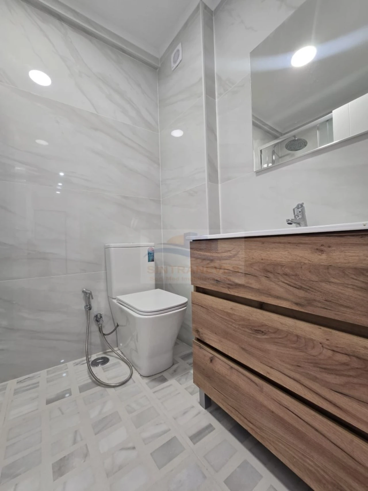 Apartamento T2 para Venda em Venteira Foto 5