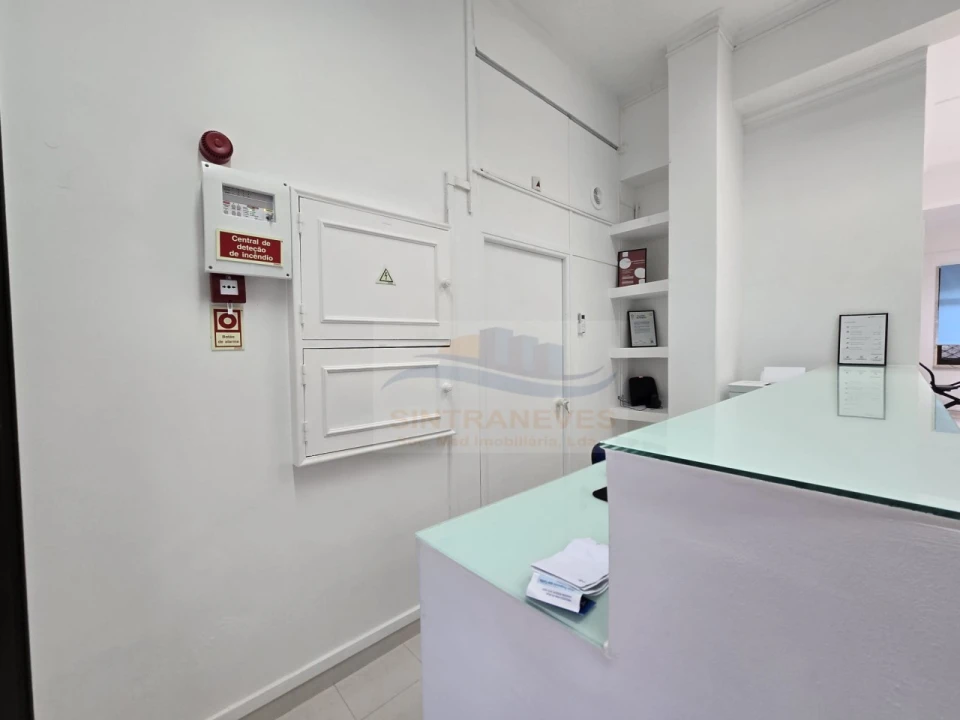 Negócio para Arrendamento em Mina de Água Foto 3