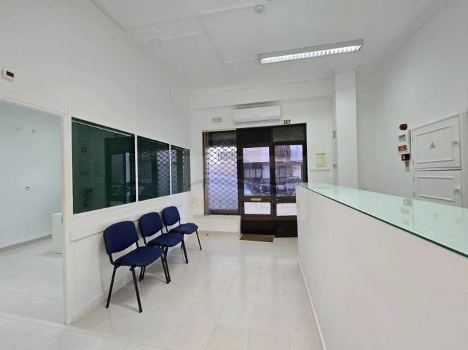 Negócio para Arrendamento em Mina de Água Foto 5