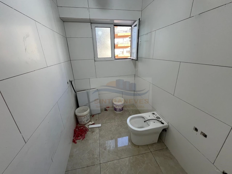 Apartamento T2 para Venda em Póvoa de Santo Adrião e Olival Basto Foto 4