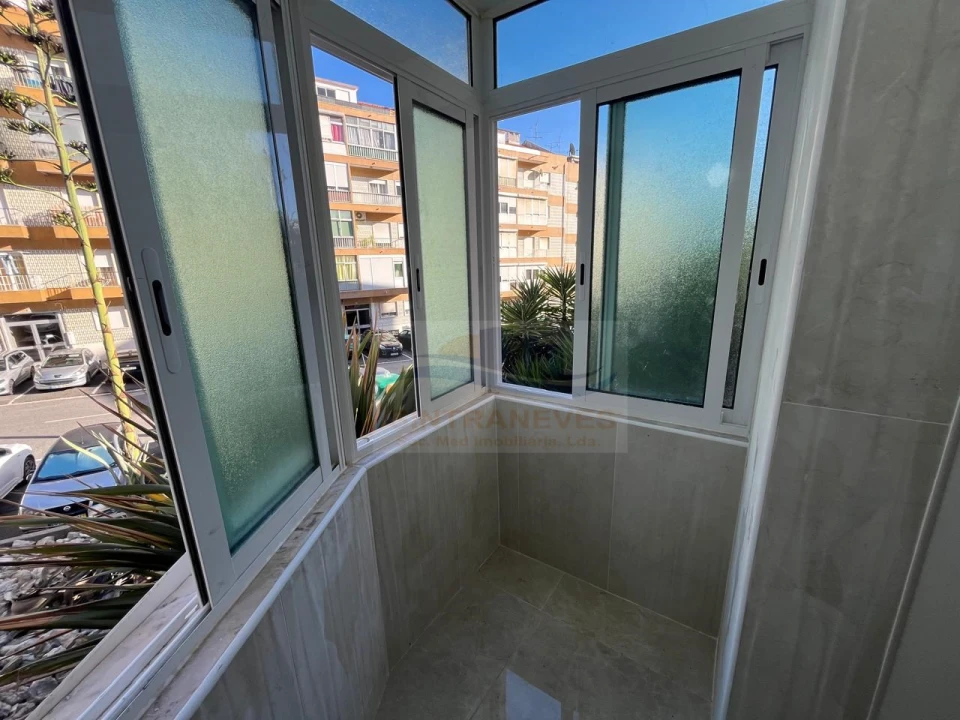 Apartamento T2 para Venda em Póvoa de Santo Adrião e Olival Basto Foto 6