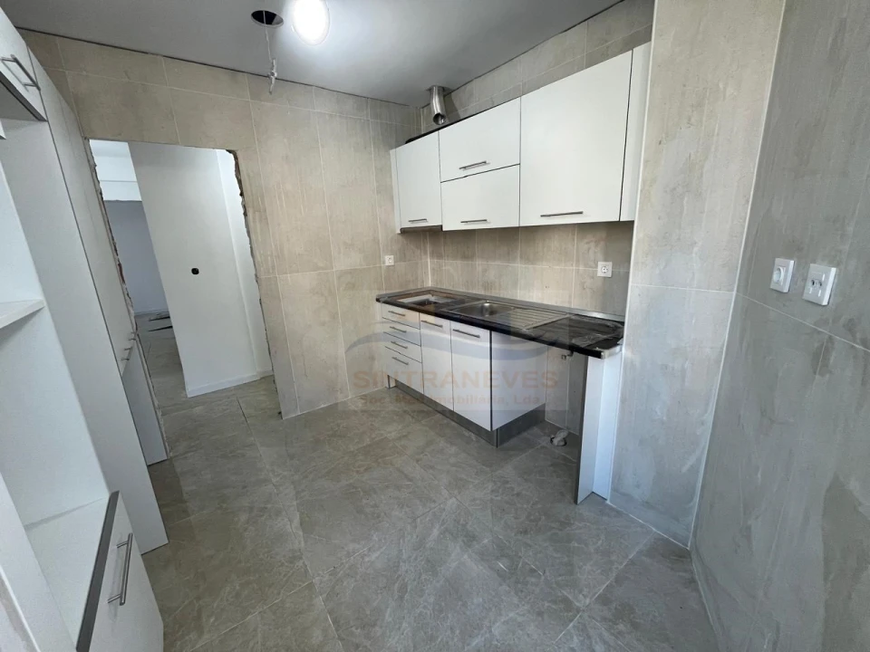 Apartamento T2 para Venda em Póvoa de Santo Adrião e Olival Basto Foto 7