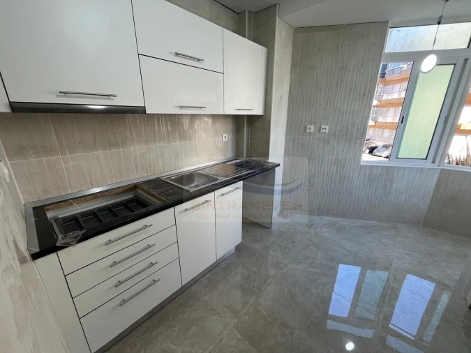 Apartamento T2 para Venda em Póvoa de Santo Adrião e Olival Basto Foto 2