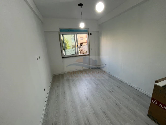 Apartamento T2 para Venda em Póvoa de Santo Adrião e Olival Basto Foto 11
