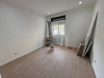 Apartamento T3 para Venda em Falagueira-Venda Nova