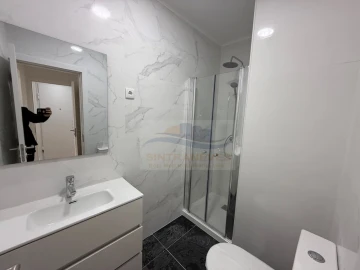 Apartamento T3 para Venda em Falagueira-Venda Nova