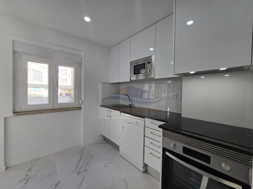 Apartamento T2 para Venda em Falagueira-Venda Nova Foto 1